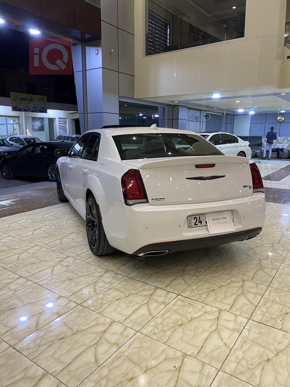 کرایسلەر 300